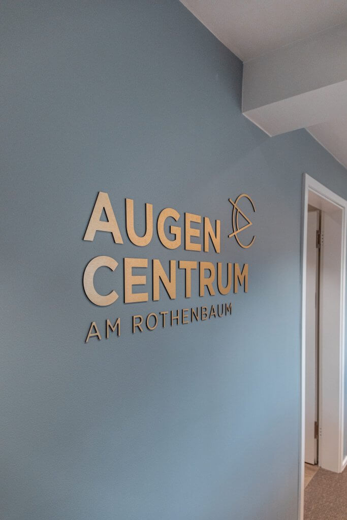 Modernste Augenlaser- & Linsenbehandlungen im Zentrum von Hamburg – Ihr Weg in die Brillenfreiheit beginnt im AugenCentrum am Rothenbaum.