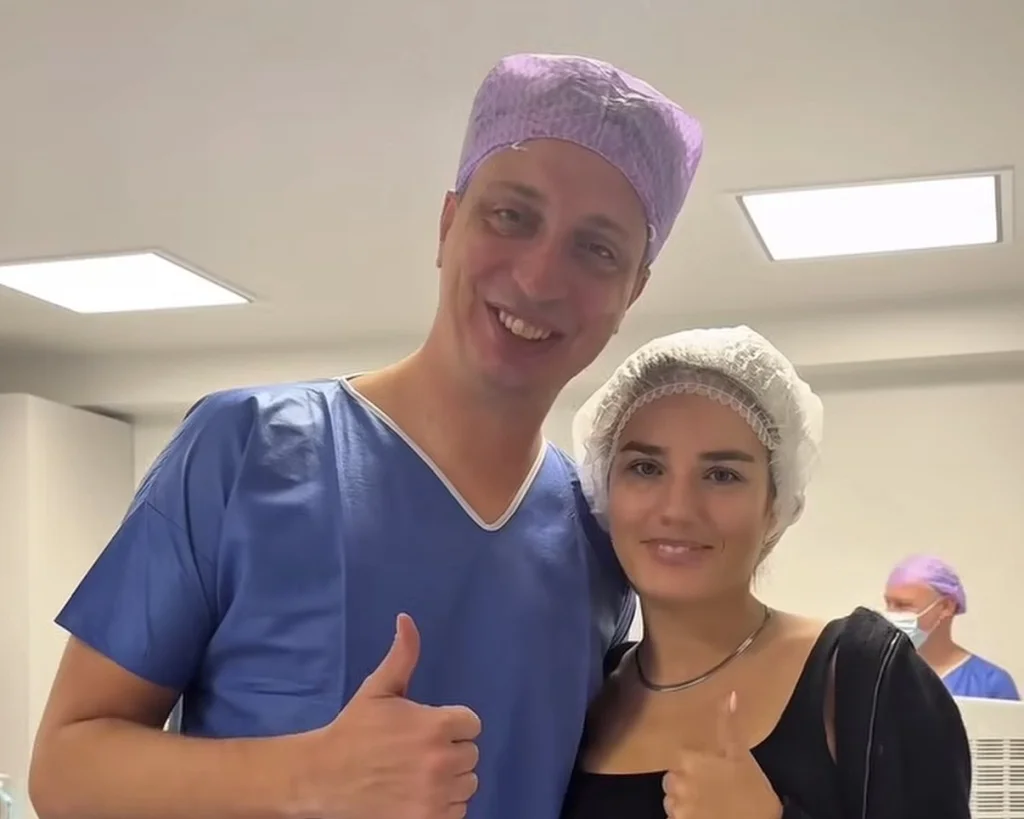 Laura Block mit dem Arzt